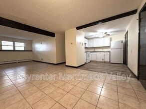 Building Photo - 700 Robbins Ave