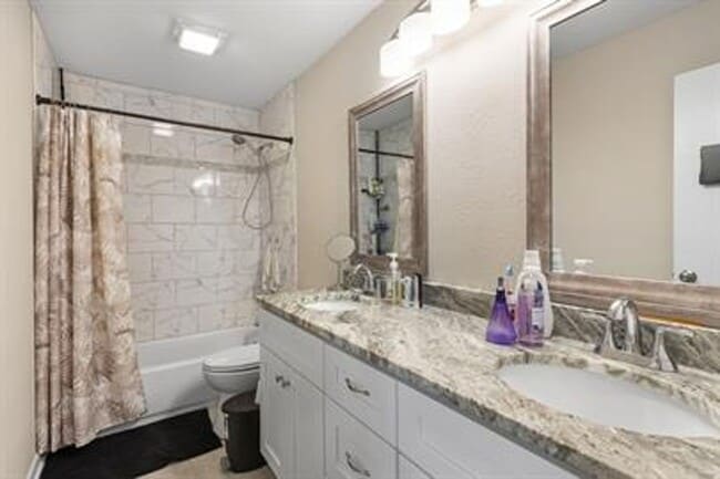 Building Photo - 222 Belray Dr