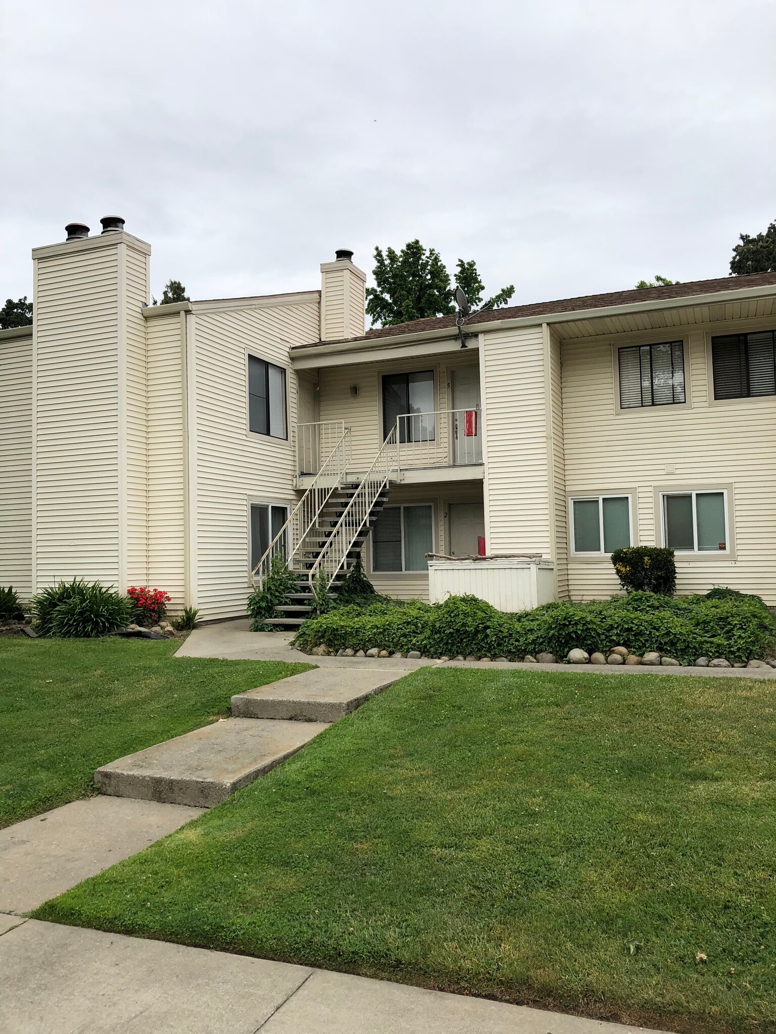 Ideal and convenient location - 2524 Winchester Dr