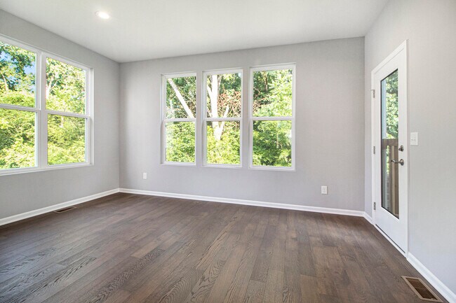 Building Photo - 2865 Dillon Dr