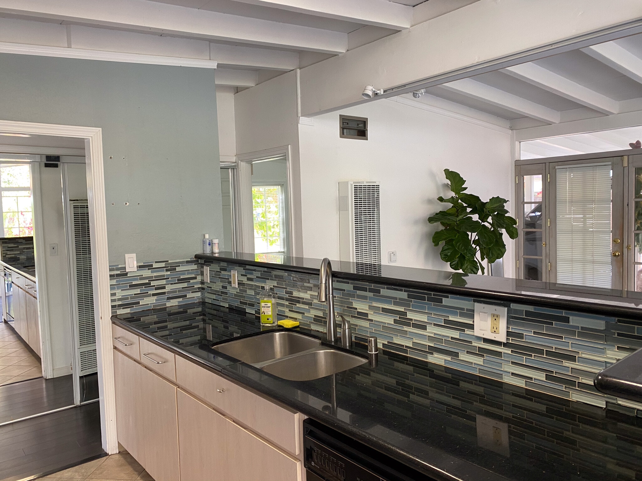 Kitchen - 134 Tyler Ct