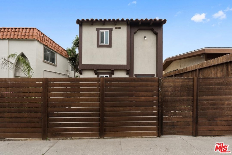 Building Photo - 116 Buccaneer St
