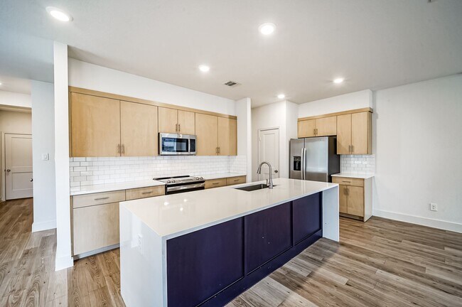 Building Photo - 2523 Appian Wy