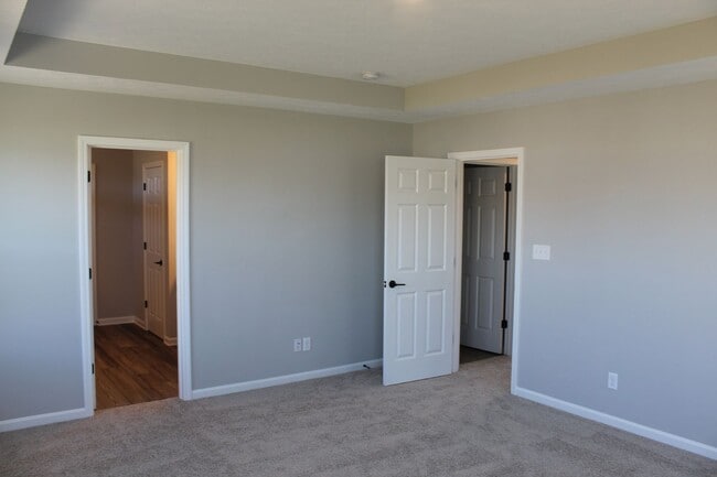 Building Photo - Move in Ready Beautiful 4 BR in Brownsburg!