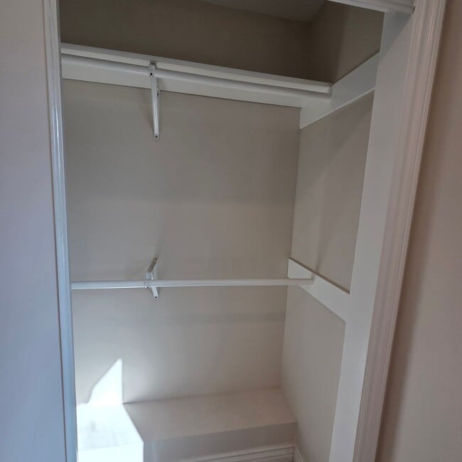 Building Photo - 5546 Sulphur Dr