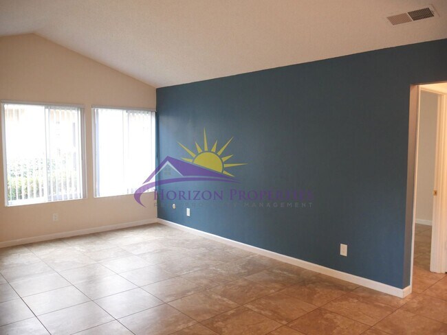 Building Photo - Open 2 Bed 1 Bath 897 Sq. Ft. Sacramento C...
