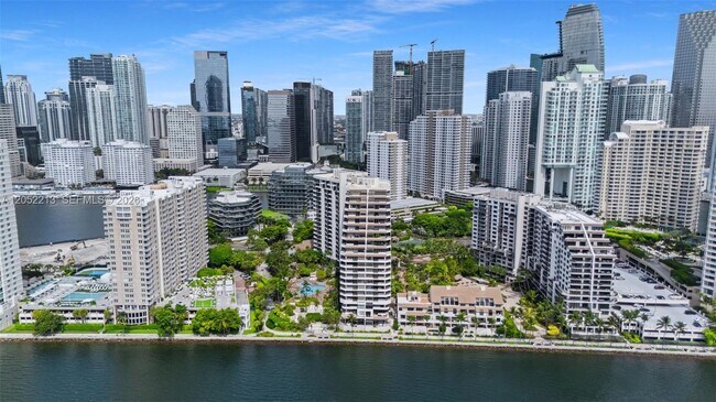 Building Photo - 520 Brickell Key Dr