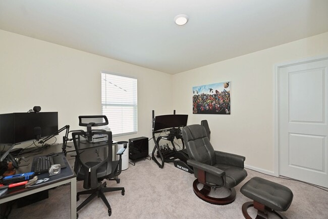 Building Photo - **RARE FIND: LIKE NEW, ONE-OWNER, 5-BED, 3-BATH HOME BUILT IN 2025 IN A NEIGHBORHOOD WITH RESORT-...