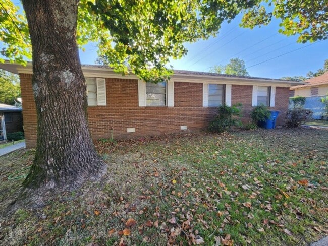 Building Photo - 104 Valley View Dr