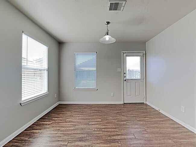 Building Photo - 21607 Nella Cir