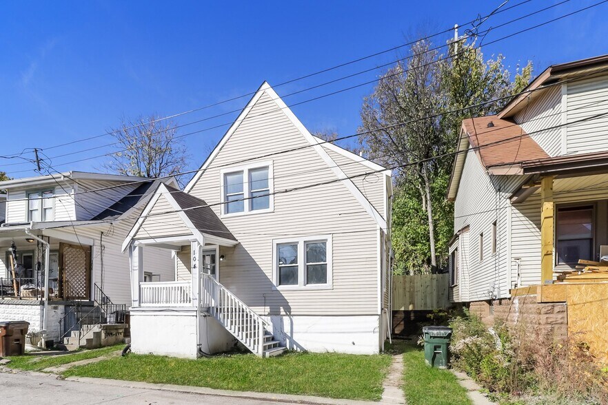 Building Photo - 104 Blackburn Ave