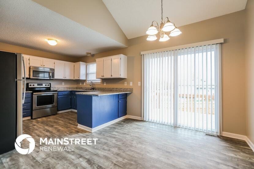 Building Photo - 845 SW Country Hill Dr