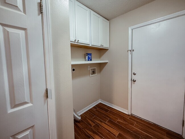 Building Photo - 309 Adams Dr