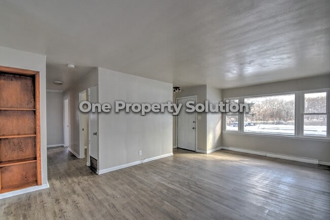 Building Photo - 4240 E 13th Ave