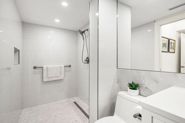 Building Photo - 2170 Ibis Isle Rd