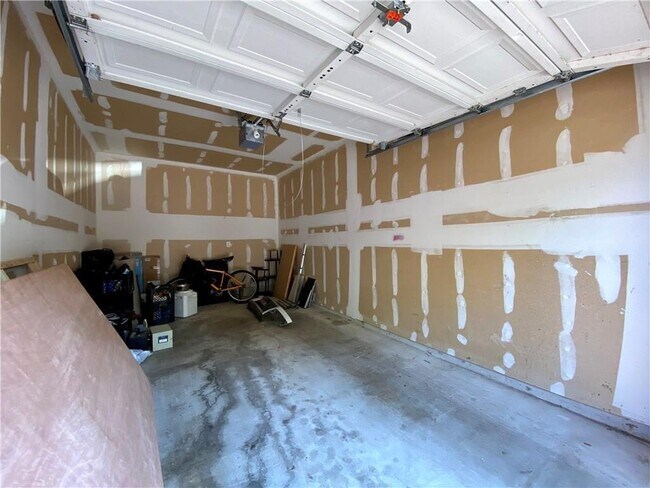 Building Photo - 6000-10 Shepherd Mountain Cove