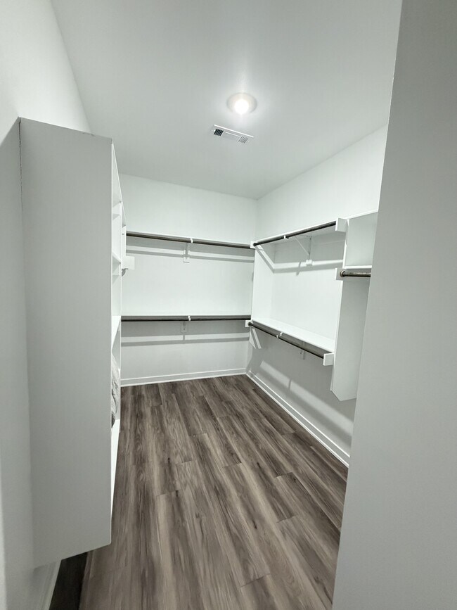 Building Photo - 452 W Gosling Isle