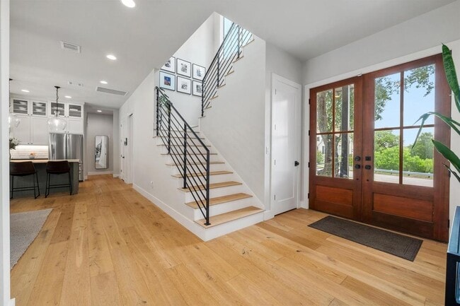 Building Photo - 2600 Arion Cir