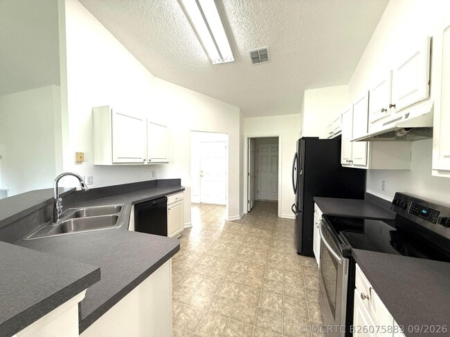 Building Photo - 324 Seaside Terrace