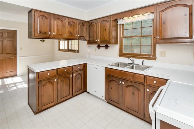Building Photo - 1005 Westbury Dr