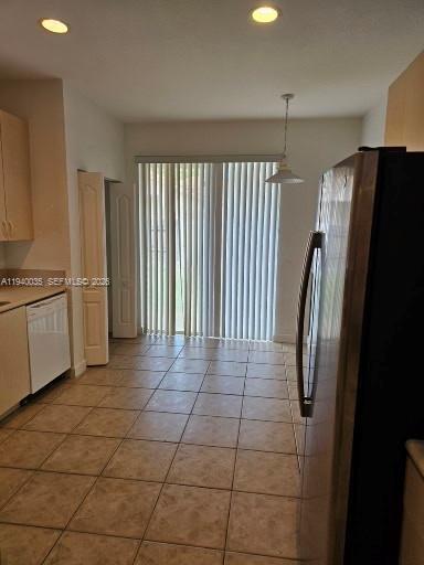 Building Photo - 2160 NE 37th Rd