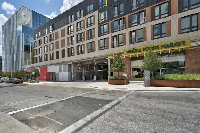Building Photo - 1187 Oak Grove Ave