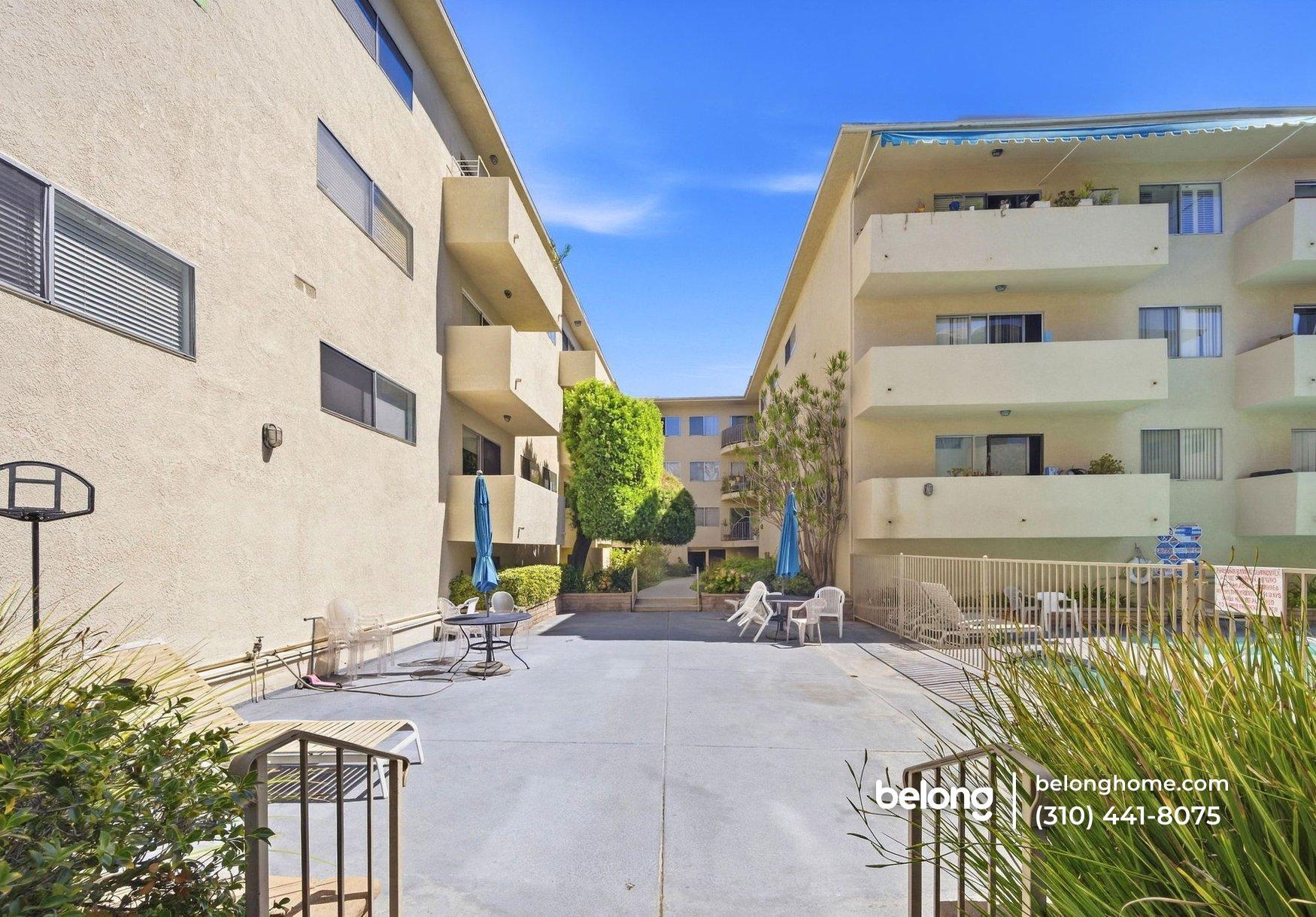 Building Photo - 5400 Lindley Ave