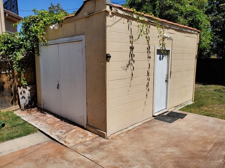 1/2 of garage for storage - 10832 Westminster Ave