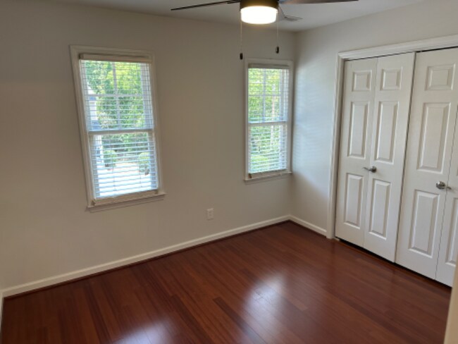 Building Photo - 2528 Noble Rd