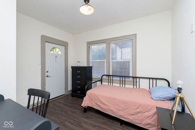 Building Photo - 2248 Nowland Ave