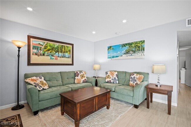 Building Photo - 2100 Gulf Shore Blvd N