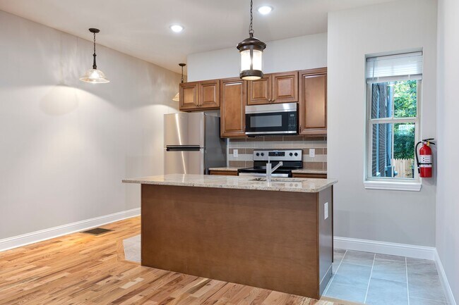 Building Photo - 1313 N 53rd St