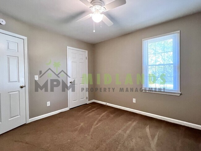 Building Photo - 113 Lake Shire Dr