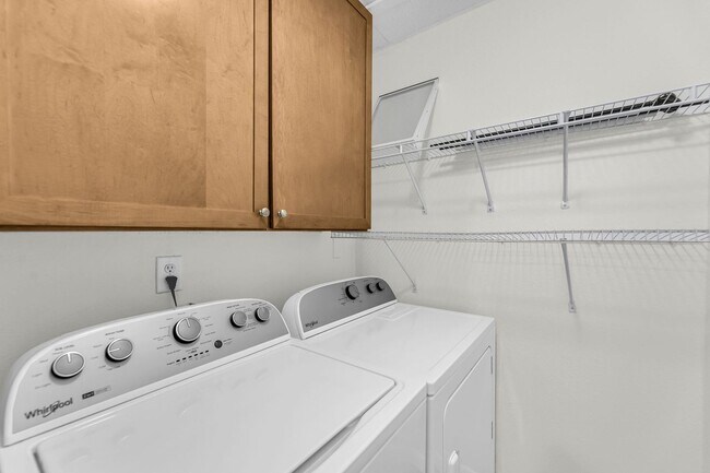 Building Photo - 266 Alexandra Dr