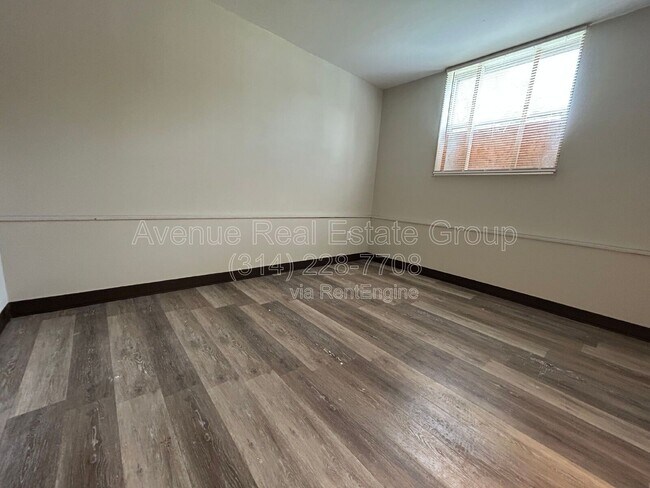 Building Photo - 10441 Prince Dr