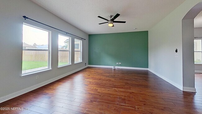 Building Photo - 14482 Falling Waters Dr