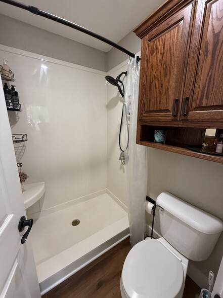 Primary Bathroom - 3765 Atlanta Pl