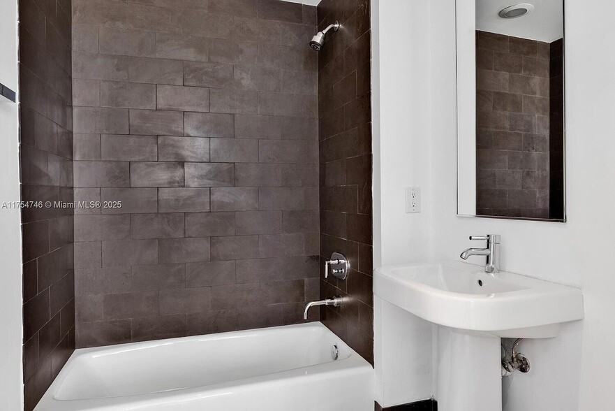 Building Photo - 1040 Biscayne Blvd