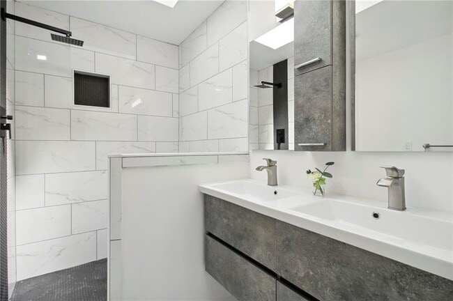 Building Photo - 4948 Keota Run NE