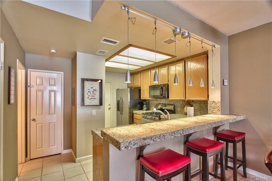 Breakfast bar. - 29509 Cara Way