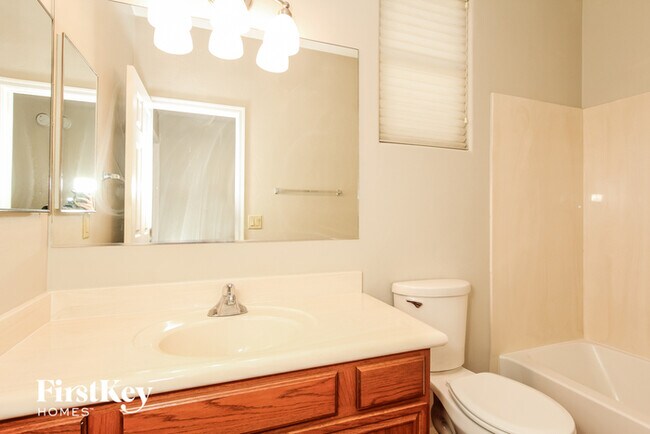 Building Photo - 8229 N Sombrero Point Dr