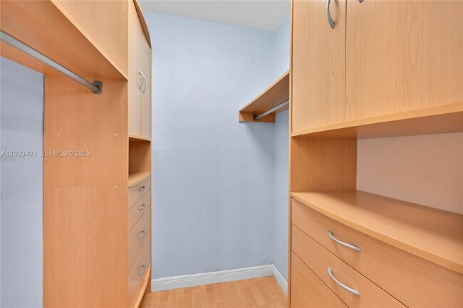 Building Photo - 4502 N Federal Hwy