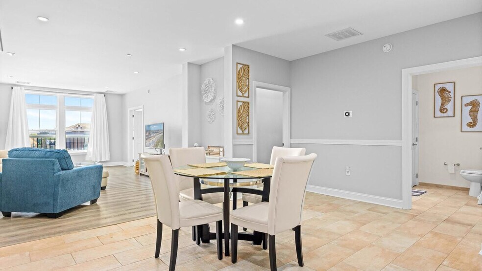 Building Photo - 810 Asbury Ave