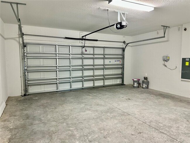 Building Photo - 17761 Pleasantview Blvd