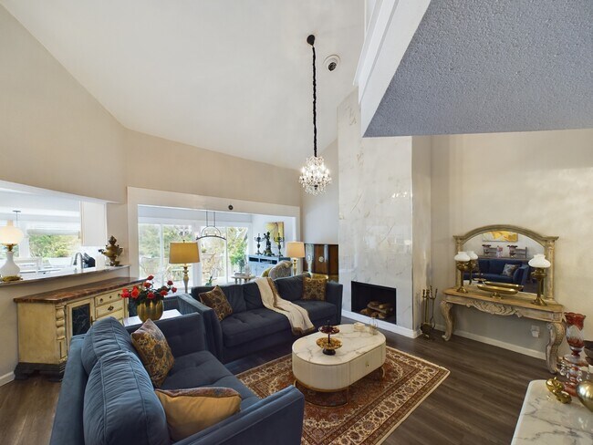 Building Photo - 9400 Doliver Dr