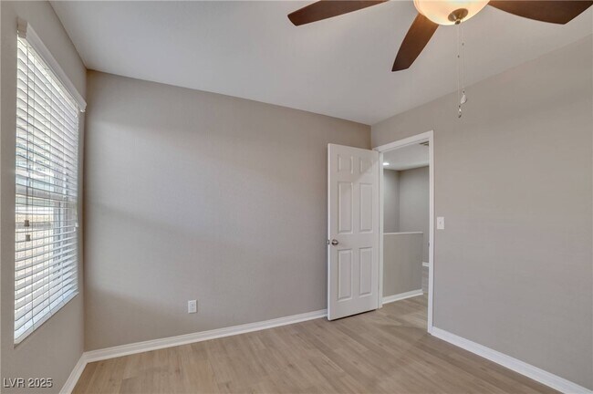 Building Photo - 3939 N Zodiacal Light St