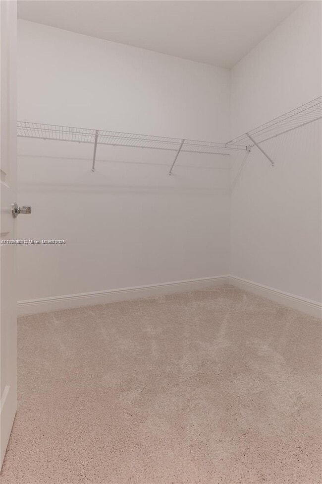 Building Photo - 3701 Greenway Dr
