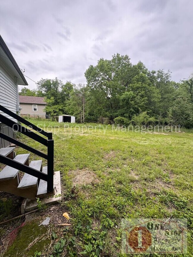 Building Photo - Beautiful 3 Bedroom 2 Bathroom in Kansas City!
