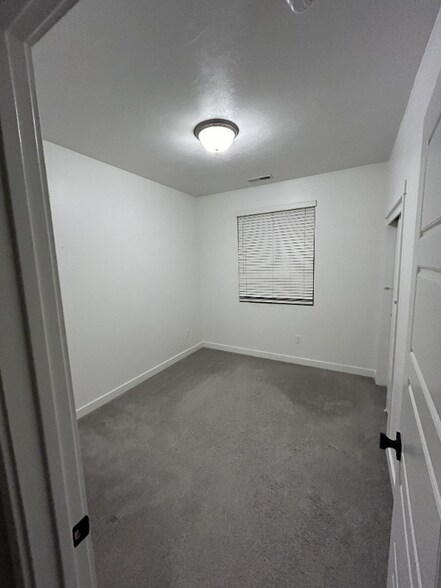 Building Photo - 778 W Bronze Leaf Rd