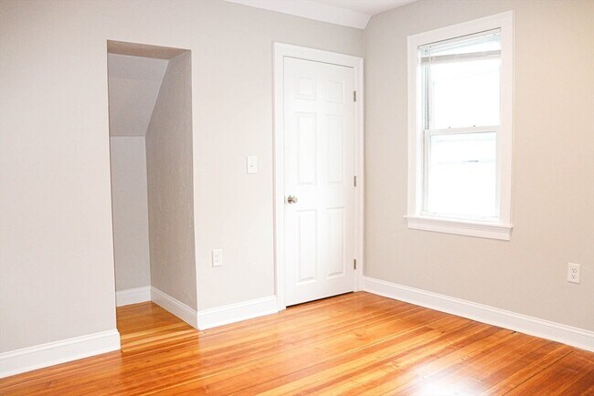 Building Photo - 133 Kendrick Ave